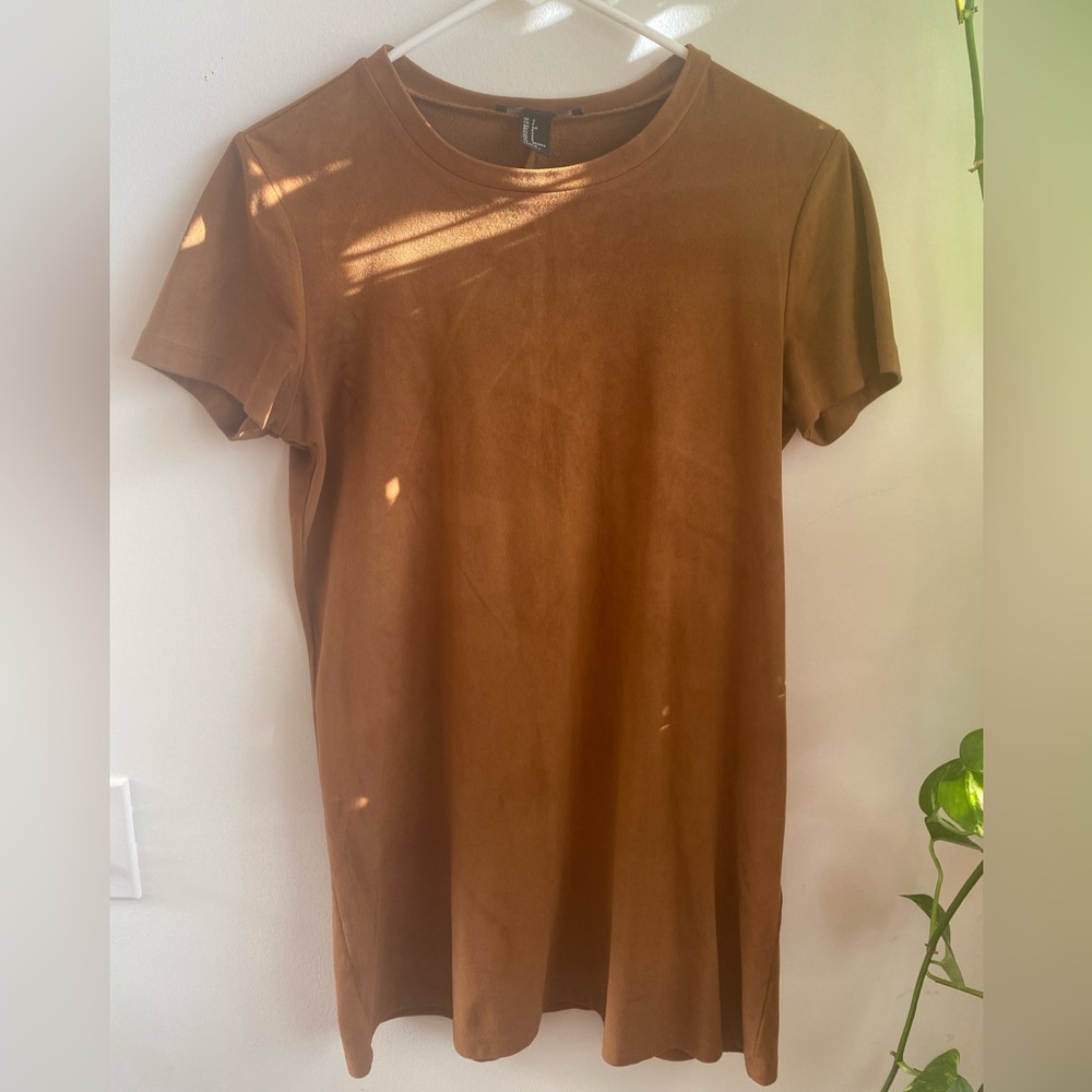 Brown dress (medium length)